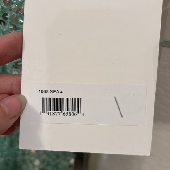 NWT Mac Duggal $725 Plunging Neckline Beaded Gown with Train - Picture 8 of 8